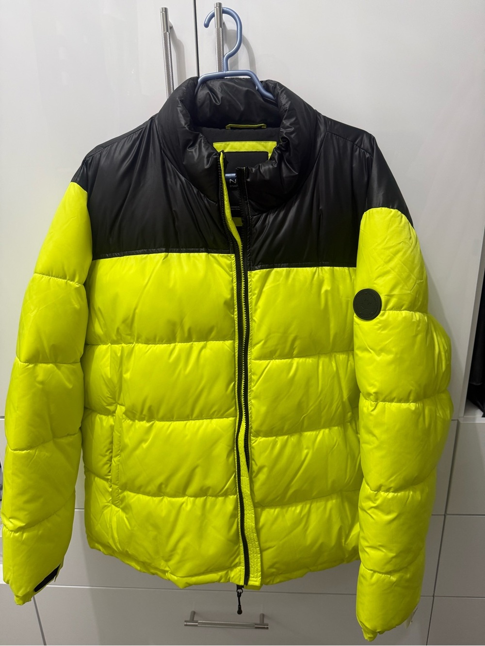 Men's High-Visibility Yellow & Black Puffer Jacket xl